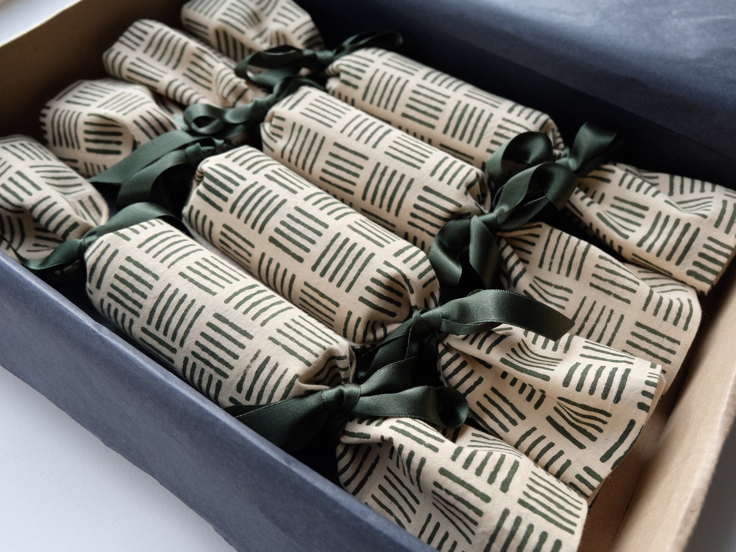 four field print luxury Christmas crackers 